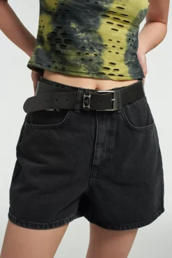 Skirts & Shorts^The Ragged Priest Mom Short Black