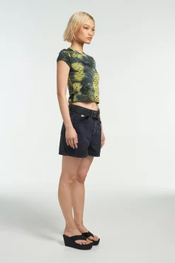 Skirts & Shorts^The Ragged Priest Mom Short Black